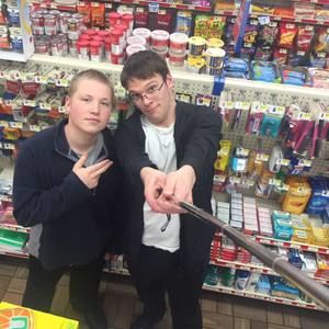 Meet your Posher, Gavin